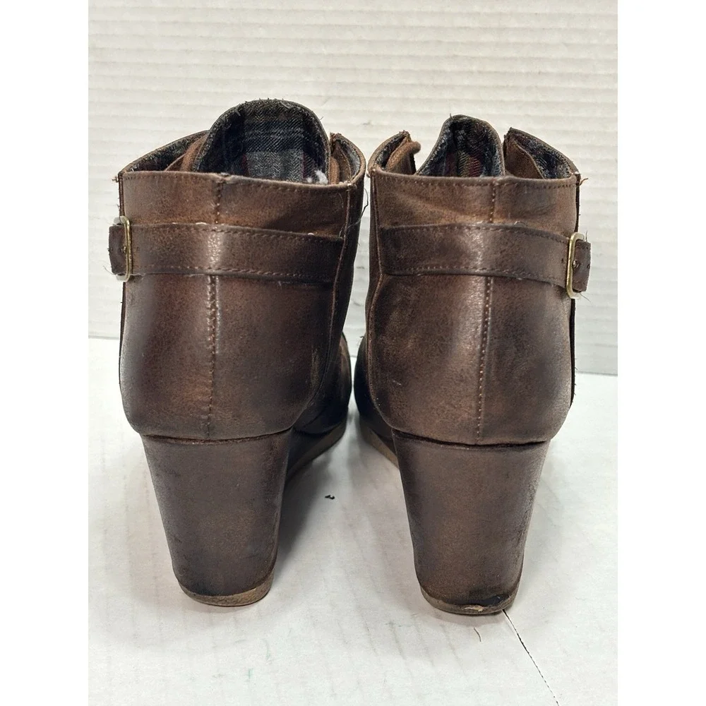 Maurices Cheri Wedge Booties Brown Distressed Lace Up Ankle‎ Boots Women's 7.5